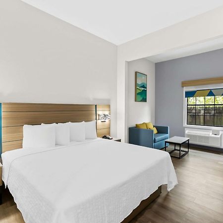 Sonesta Essential Beaumont Hotel Bagian luar foto