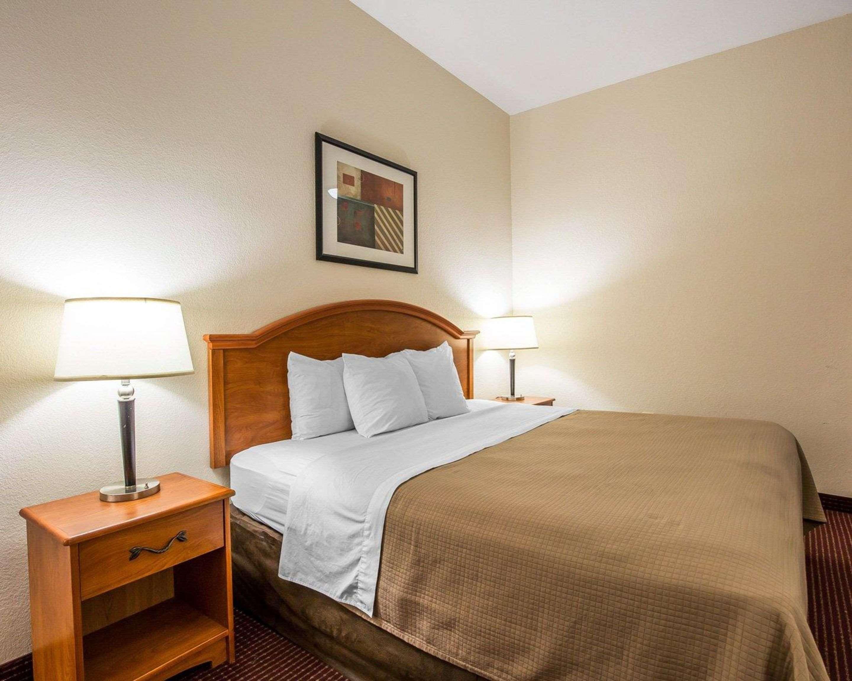 Sonesta Essential Beaumont Hotel Bagian luar foto