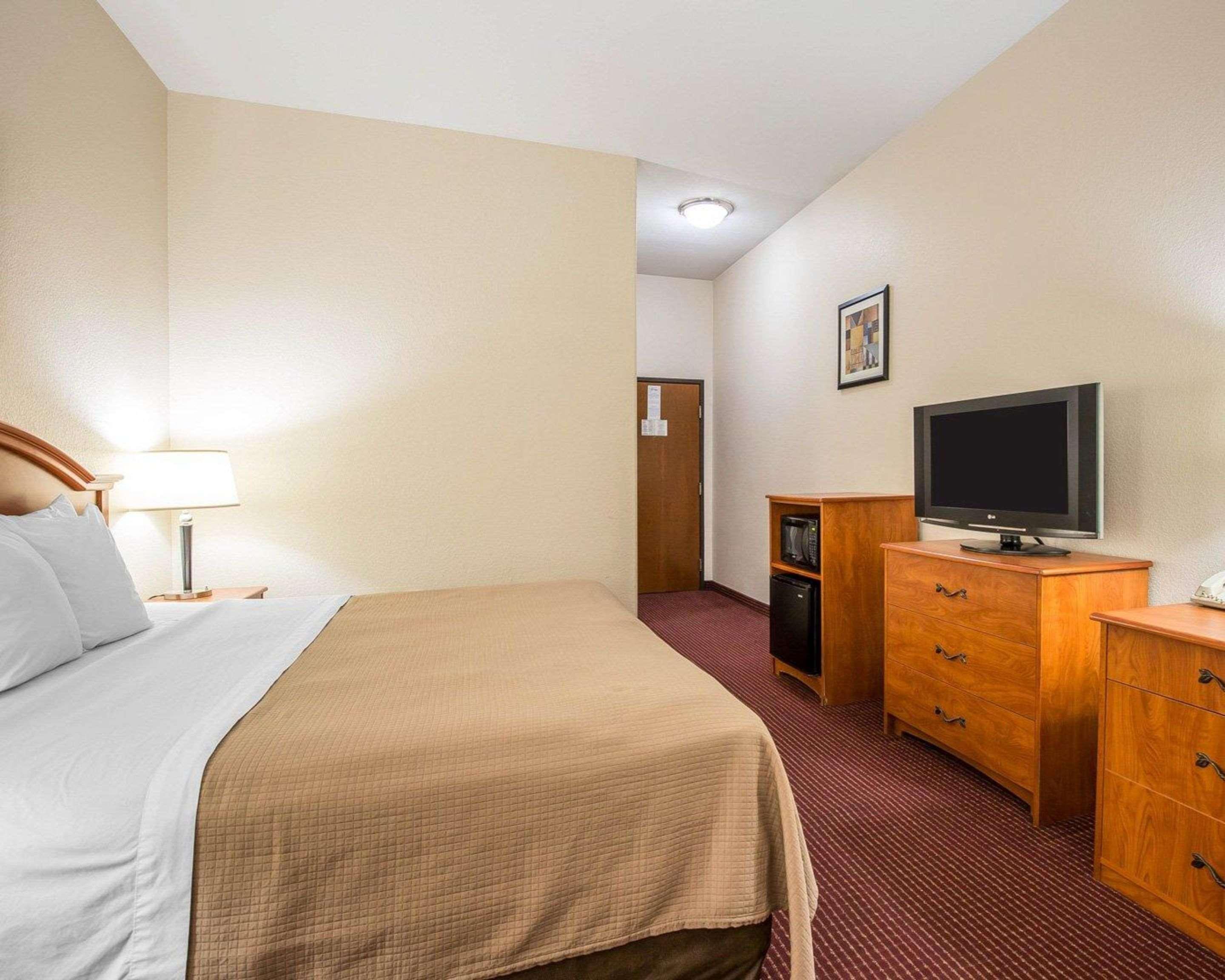 Sonesta Essential Beaumont Hotel Bagian luar foto
