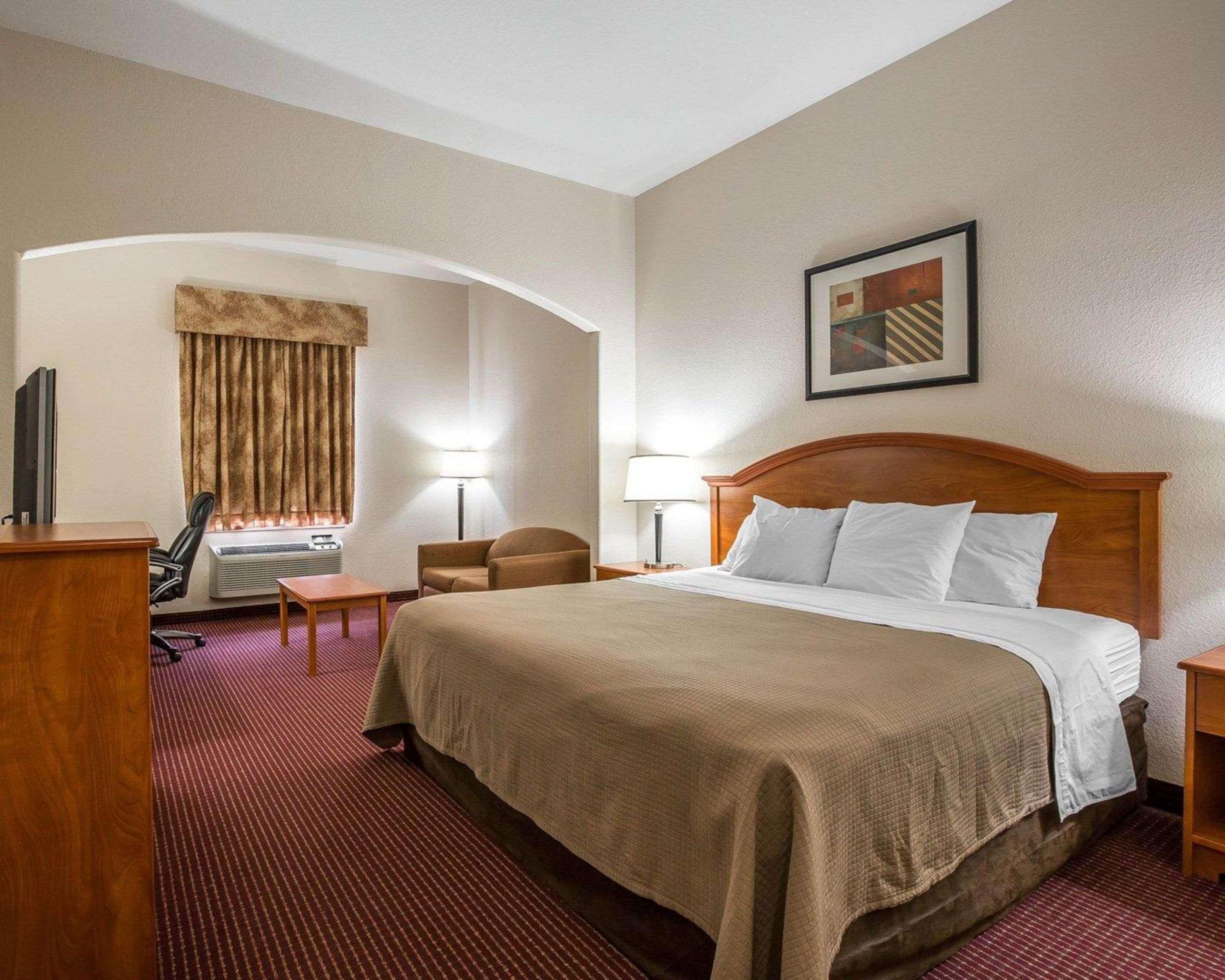 Sonesta Essential Beaumont Hotel Bagian luar foto