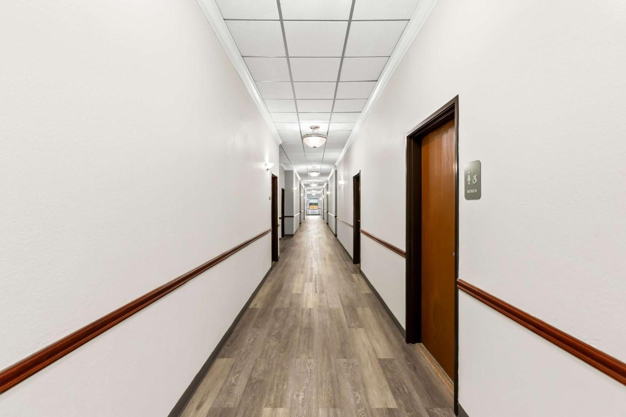 Sonesta Essential Beaumont Hotel Bagian luar foto
